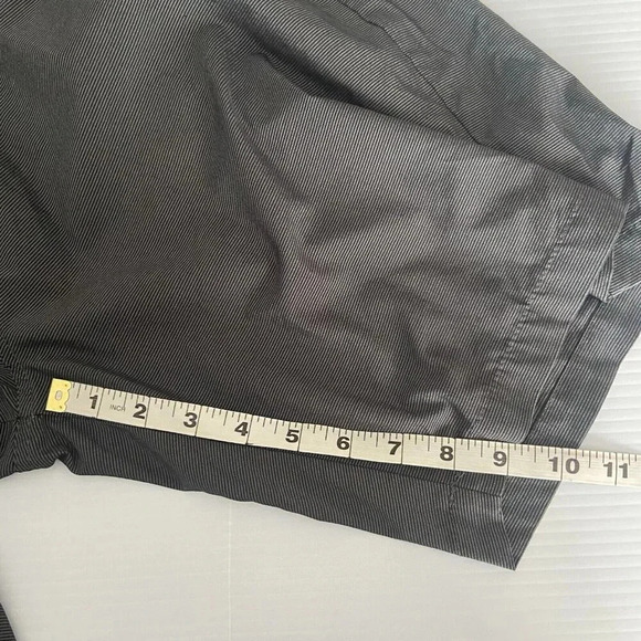 Travis Mathew Shorts Mens Size 38 Chino Flat Front Grey Striped Golf Casual - Picture 8 of 16